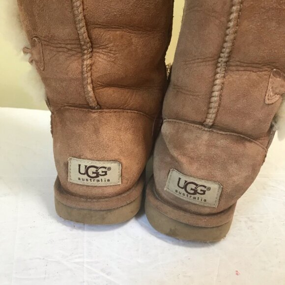 UGG BAILEY 3 Button Tall Boots Shearling Cozy Tan Fur Snow Booties Warm Snow 5 - Picture 7 of 13
